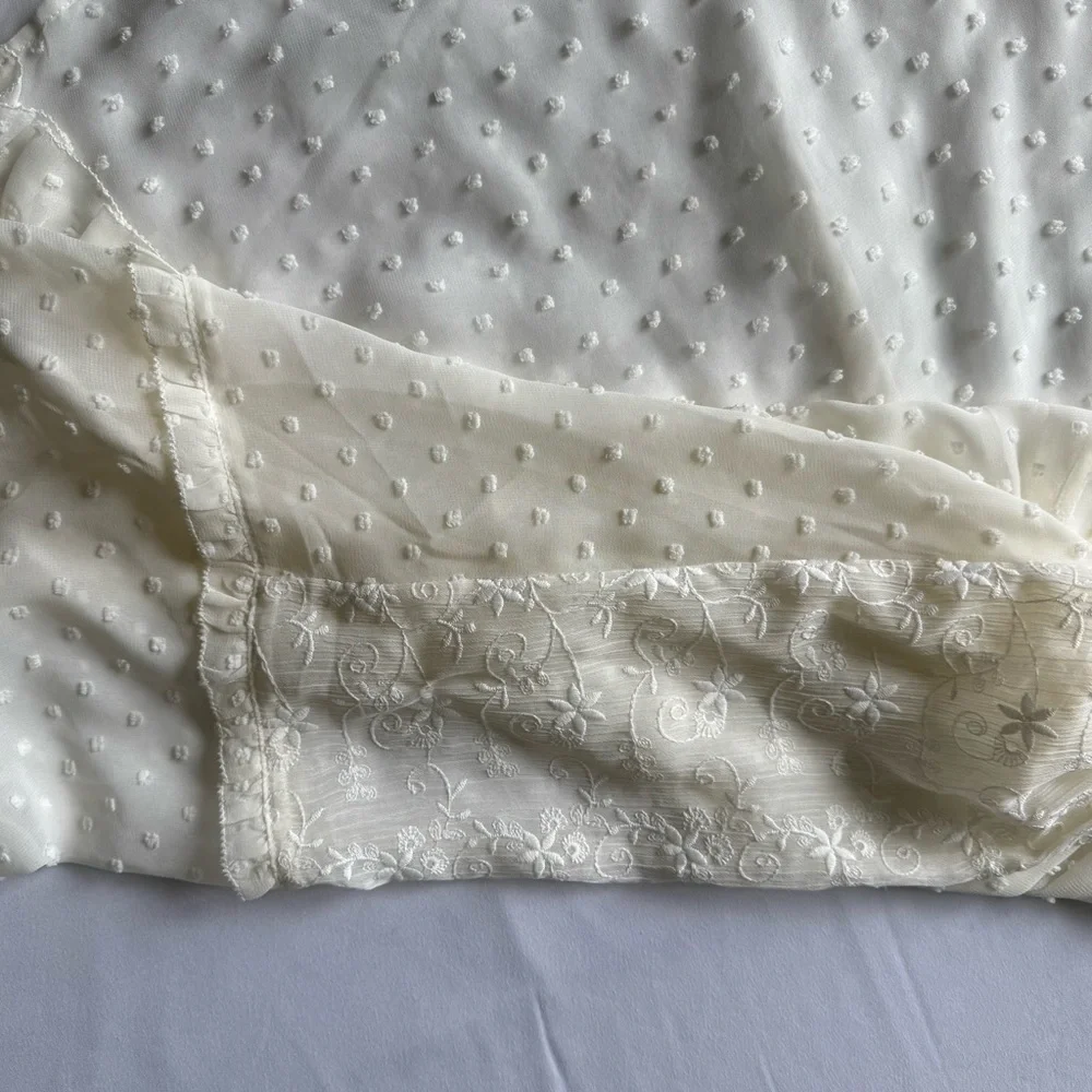 Express Cream Ruffle Blouse - Picture 6 of 9